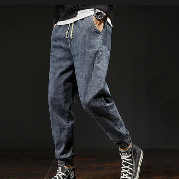 Мужские джинсы С эластичной резинкой на талии, шаровары, Осенние Новые Свободные джинсовые брюки больших размеров, студенческие джинсы больших размеров, молодые мужчины Изображение